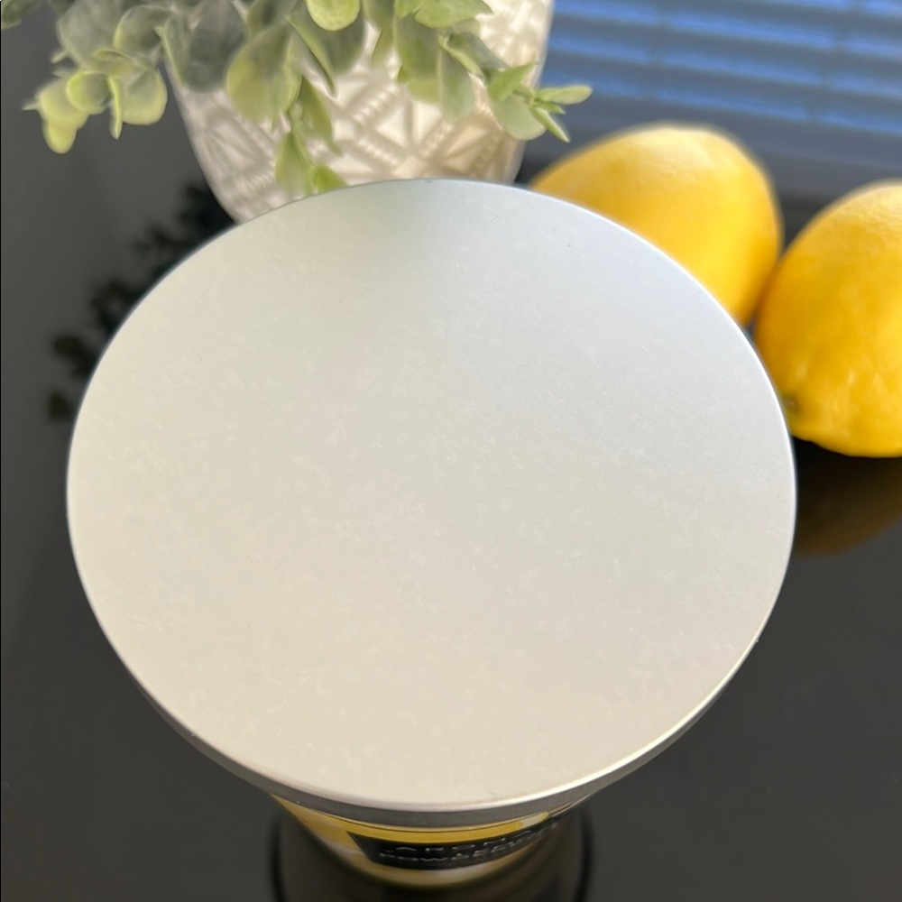 Chesapeake Bay Aromascape Lemon + Powdered Sugar Single Wick Candle 11.5 oz - Picture 6 of 9